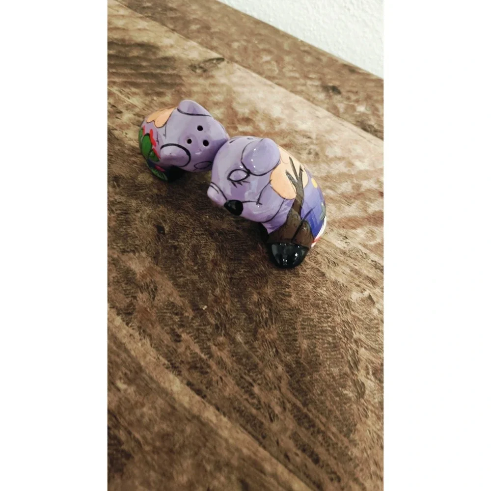 Salt & Pepper Shakers Pigs Mexican Redware Pottery ‎ Hand Painted Purple